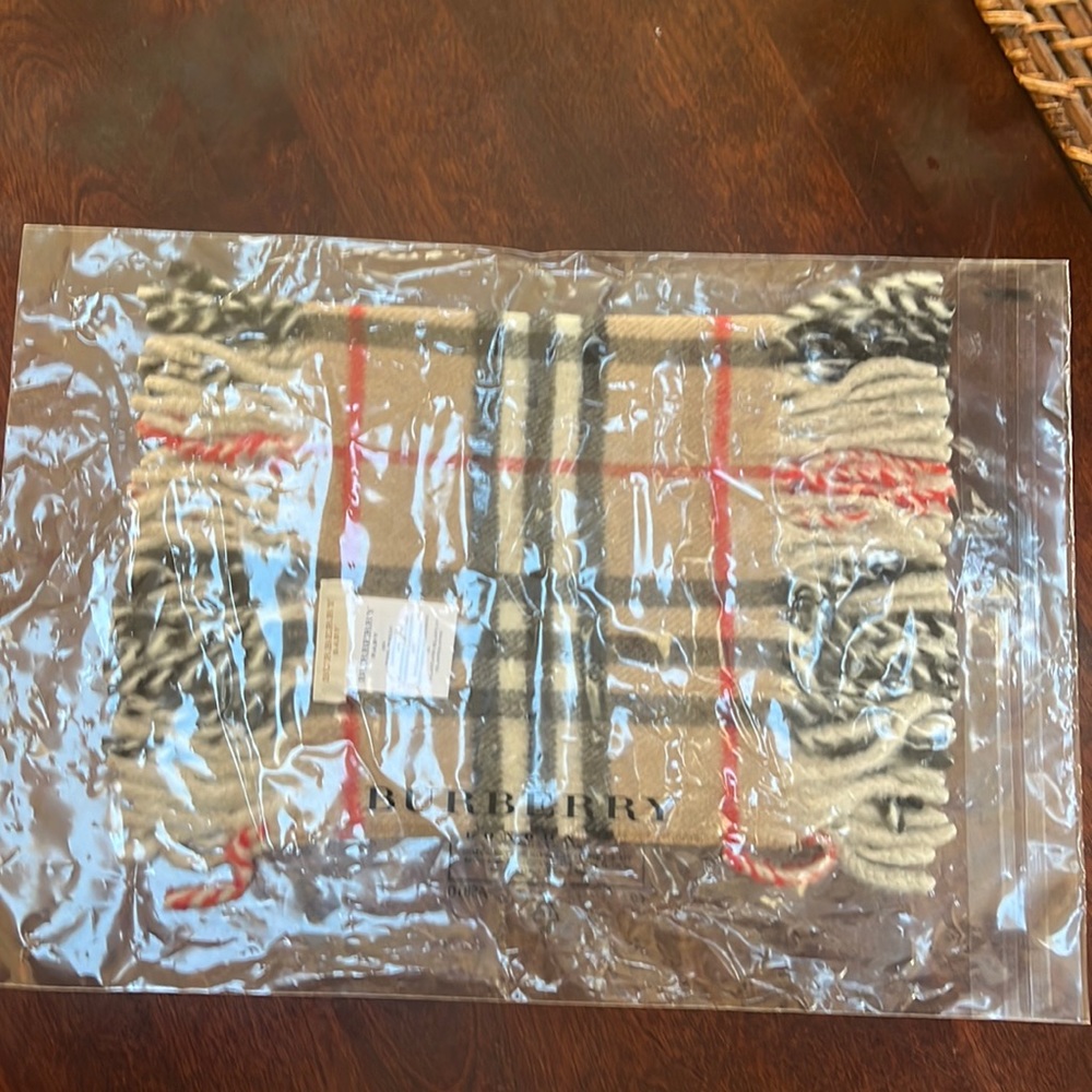 Burberry Baby Vintage Checked Scarf Sealed